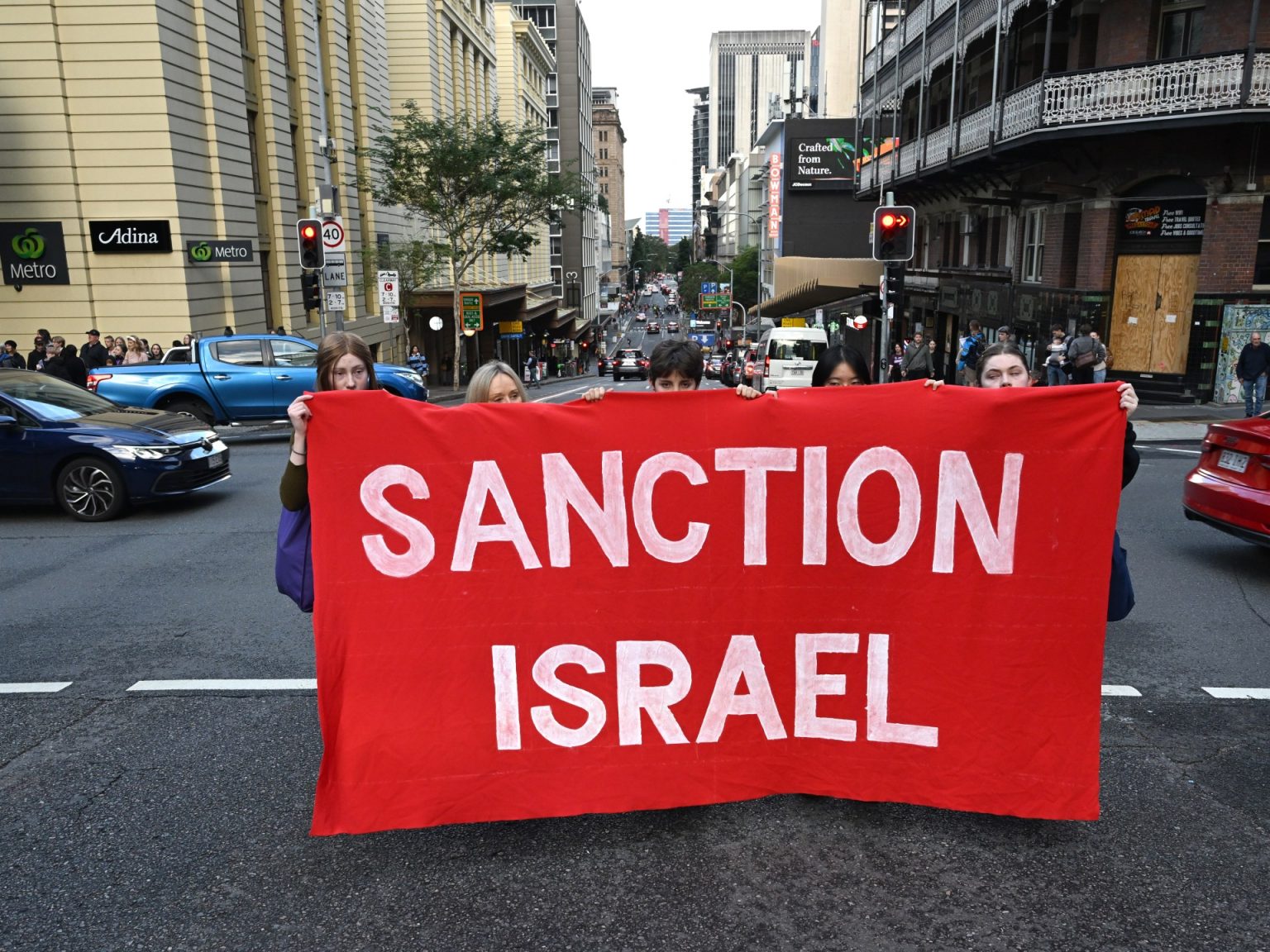 مسؤول إسرائيلي: حكومة نتنياهو تعمدت تجويع سكان غزة