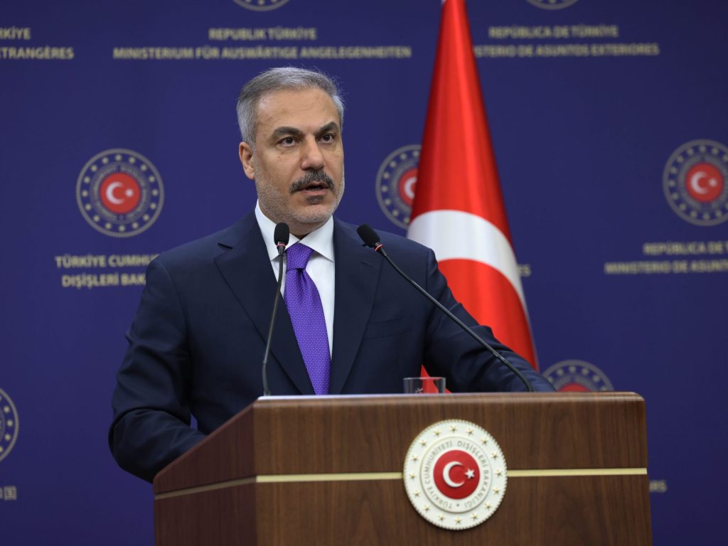 فيدان: نتنياهو يحاول التستر على الإبادة التي يرتكبها في غزة