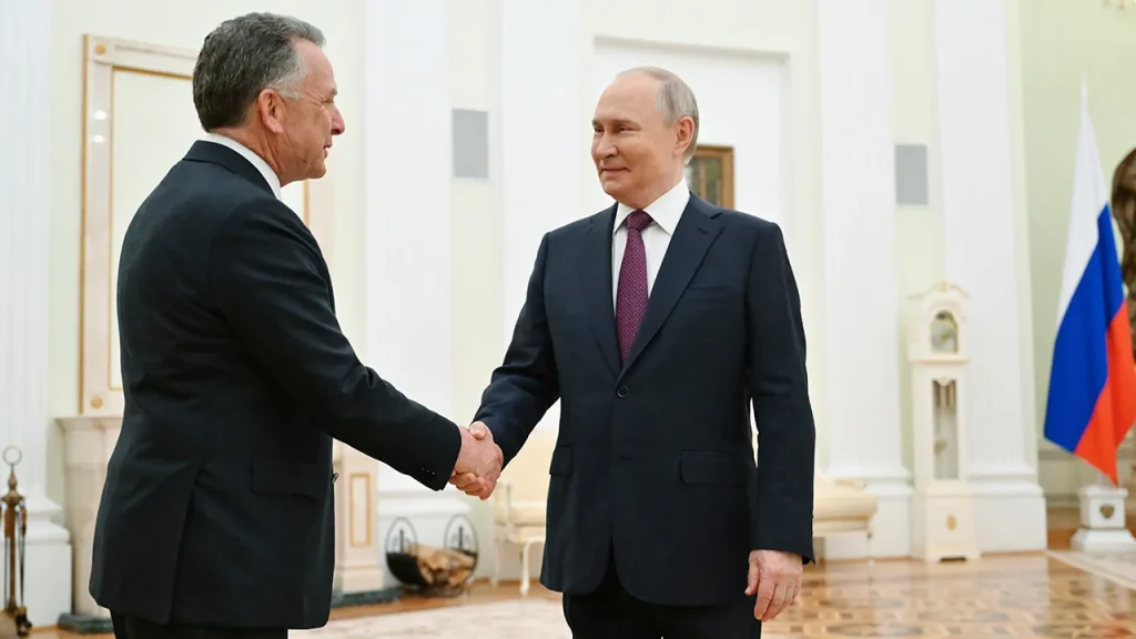 ينتقل ستيف ويتكوف إلى روسيا قبل الموعد النهائي لترامب في 8 أغسطس