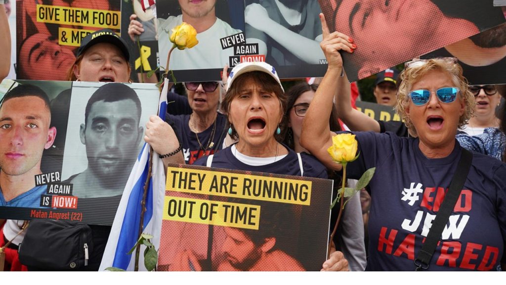 تم حث الأمم المتحدة على التصرف بعد أن يظهر فيديو حماس في نفق غزة في نفق غزة