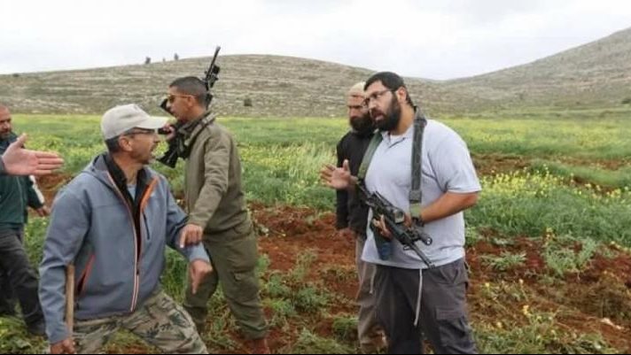 مستوطنون يهاجمون قوافل المساعدات والإغاثة المتجهة إلى غزة