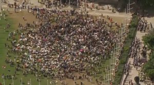 ما لا يقل عن 365 متظاهرين مناهضين لإسرائيل اعتقلوا في لندن يتحدى حظر فلسطين