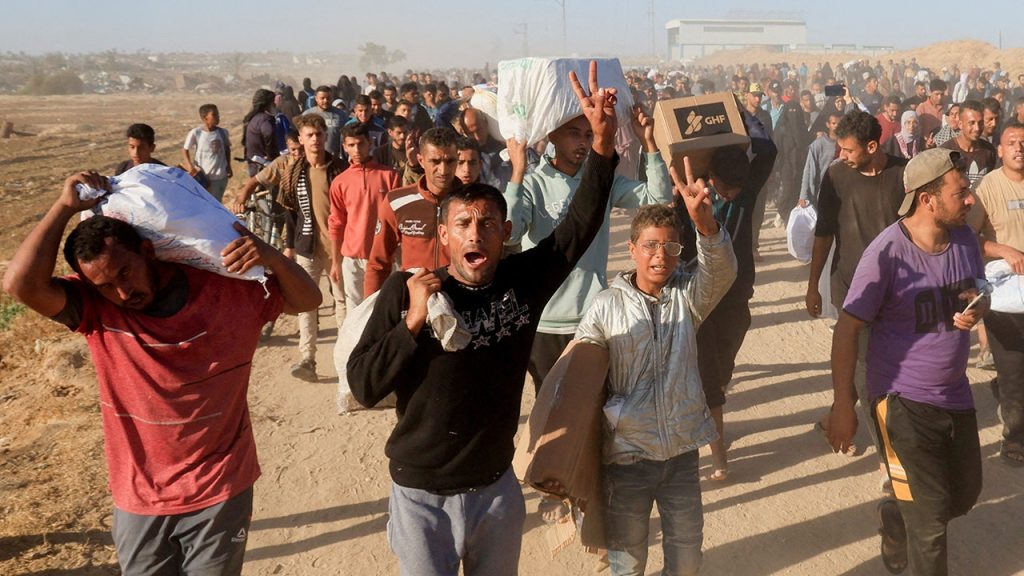 يزعم المبلغين عن تداخل الأمم المتحدة في تسليم المساعدات في غزة للمدنيين