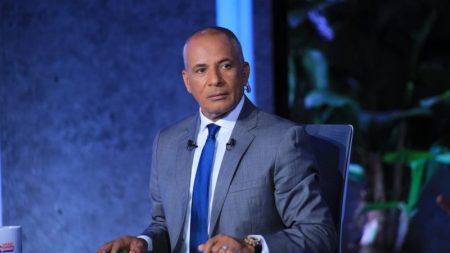 أحمد موسى: النائب محمد أبو العينين يمارس العمل السياسي والنيابي منذ 1980