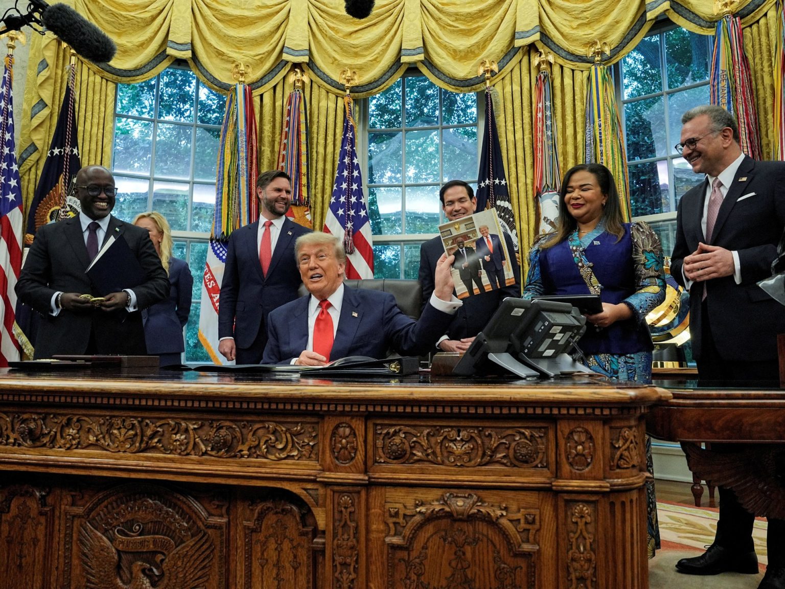 توافق رواندا على قبول ترحيل “البلد الثالث” من الولايات المتحدة