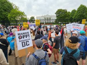 حرب الصورة.. واشنطن بوست: ما الذي يجري حقا في واشنطن؟