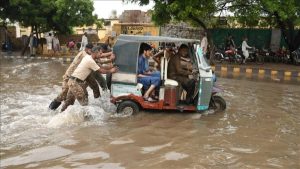 ترتفع عدد القتلى الموسمي في باكستان إلى 299 ، بما في ذلك 140 طفل