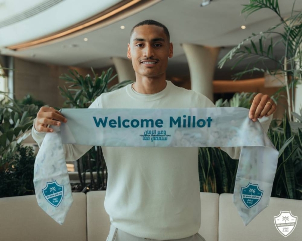 Ahli Sign Enzo Millot من شتوتغارت في صفقة مدتها ثلاث سنوات