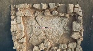 تم اكتشاف قطعة أثرية عمرها 50000 شخص في بلدة السورايا في الرياض في رياده