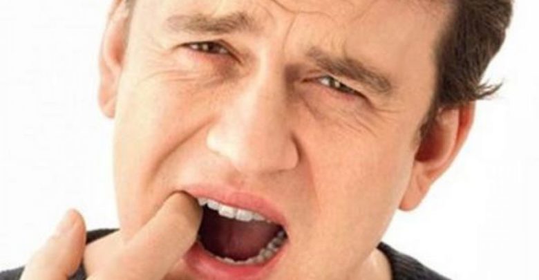 لا تتجاهلها.. 3 أعراض مبكرة تشير لسرطان الفم