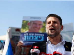 سموتريتش يدعو لإبادة سكان غزة ويتوعد: من لا يموت بالرصاص سيموت جوعا