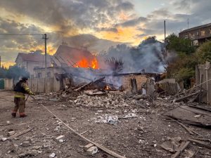 مسيرات أوكرانية تشعل حريقا بمستودع نفط بمدينة سوتشي الروسية