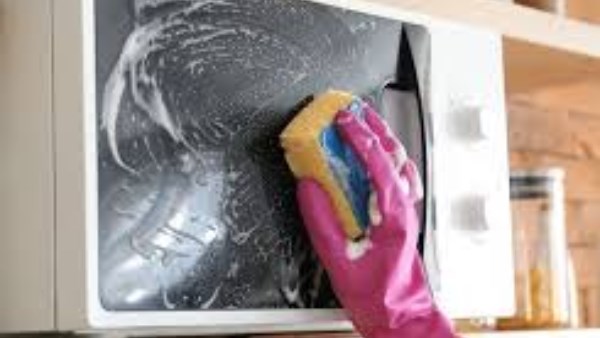 خلطة تنظيف المايكرويف بمكونين فقط