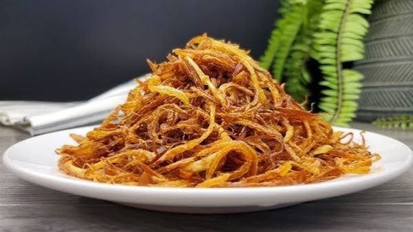 سر بصل الكشري المقرمش مثل المطاعم .. اعرفي الطريقة بخطوات بسيطة