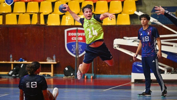 نادي الزهور يستضيف تدريبات عدد من منتخبات بطولة العالم لناشئي كرة اليد