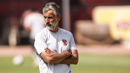 مبنتهددش.. الأهلي يرفض الإستجابة لمطالب ريبيرو وشكوي الفيفا