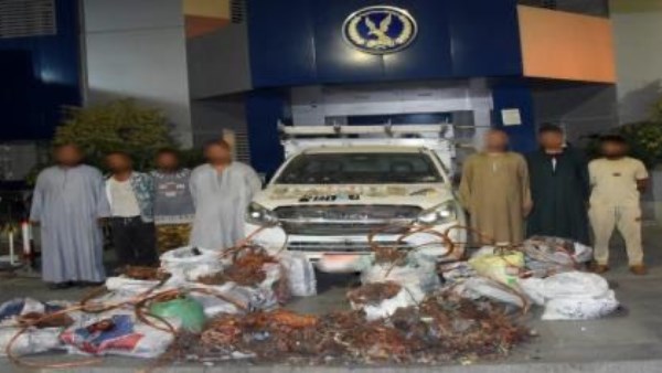 كشف لغر السطو على سيارة محملة بالنحاس الخردة في الصف