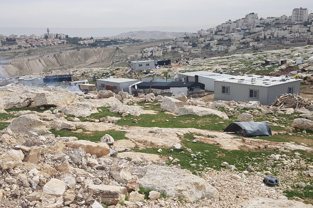 عشرات أوامر الهدم والتهجير لتجمع “جبل الباب” بالقدس | أخبار