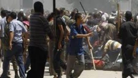 بينهم أشقاء.. مصرع شاب وإصابة 3 آخرين خلال مشاجرة في نجع حمادى