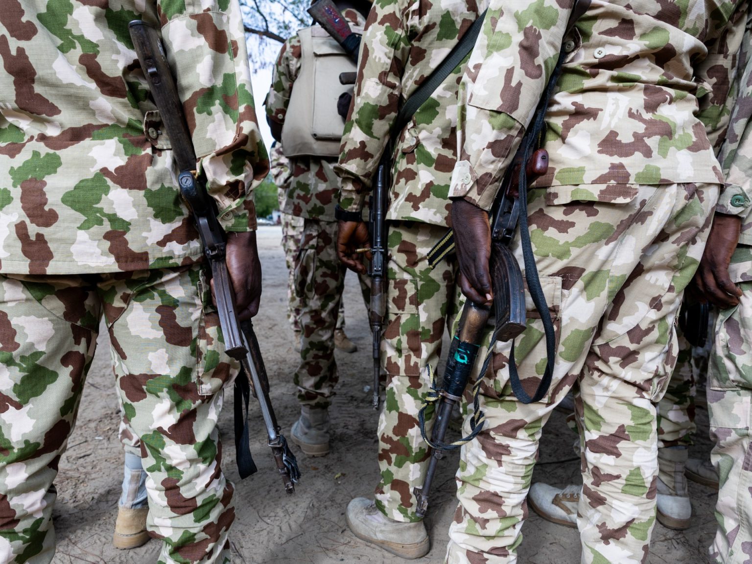 تقول نيجيريا إنها قتلت 35 مقاتلًا في إضرابات جوية بالقرب من الحدود مع الكاميرون