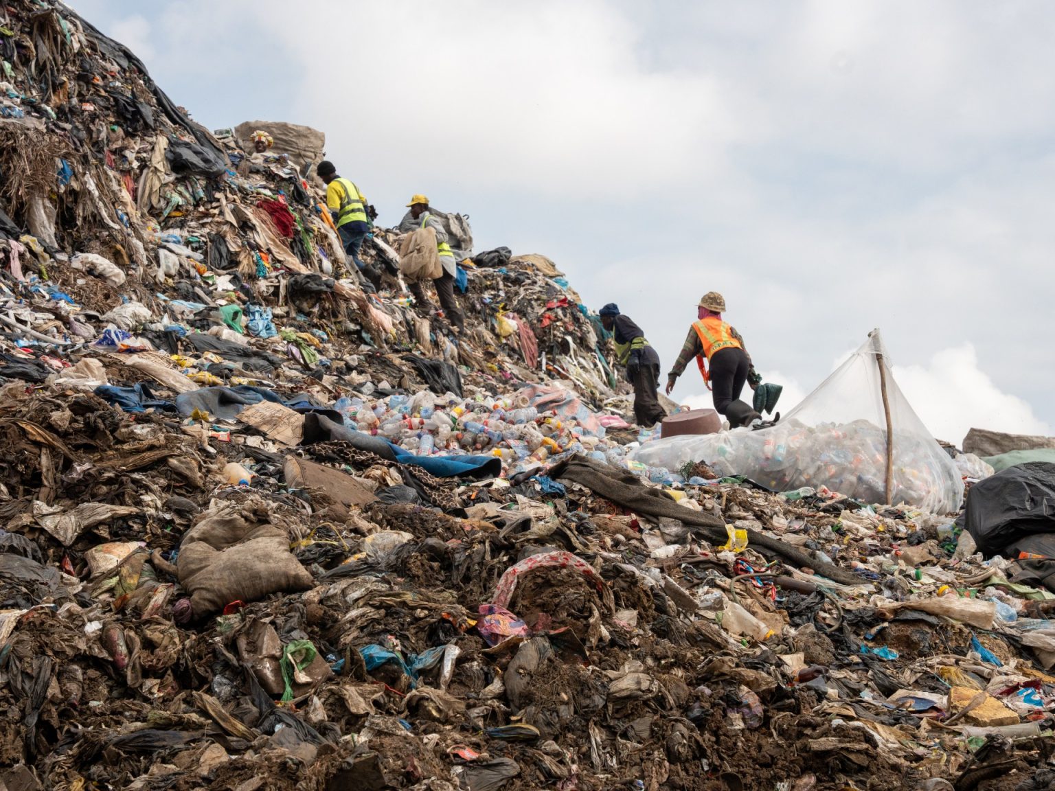 الاعتمادات البلاستيكية: “حل كاذب” أو إجابة للنفايات البلاستيكية العالمية؟