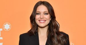 حل إميلي ديدوناتو لإغاثة فروة الرأس الجافة هو شامبو مهدئ بقيمة 16 دولارًا: “غيرت حياتي”