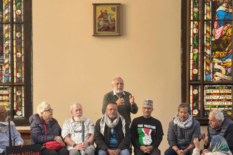 وقفة للصحفيين في كيب تاون بجنوب أفريقيا تضامنا مع الصحفيين في غزة الجزيرة نت