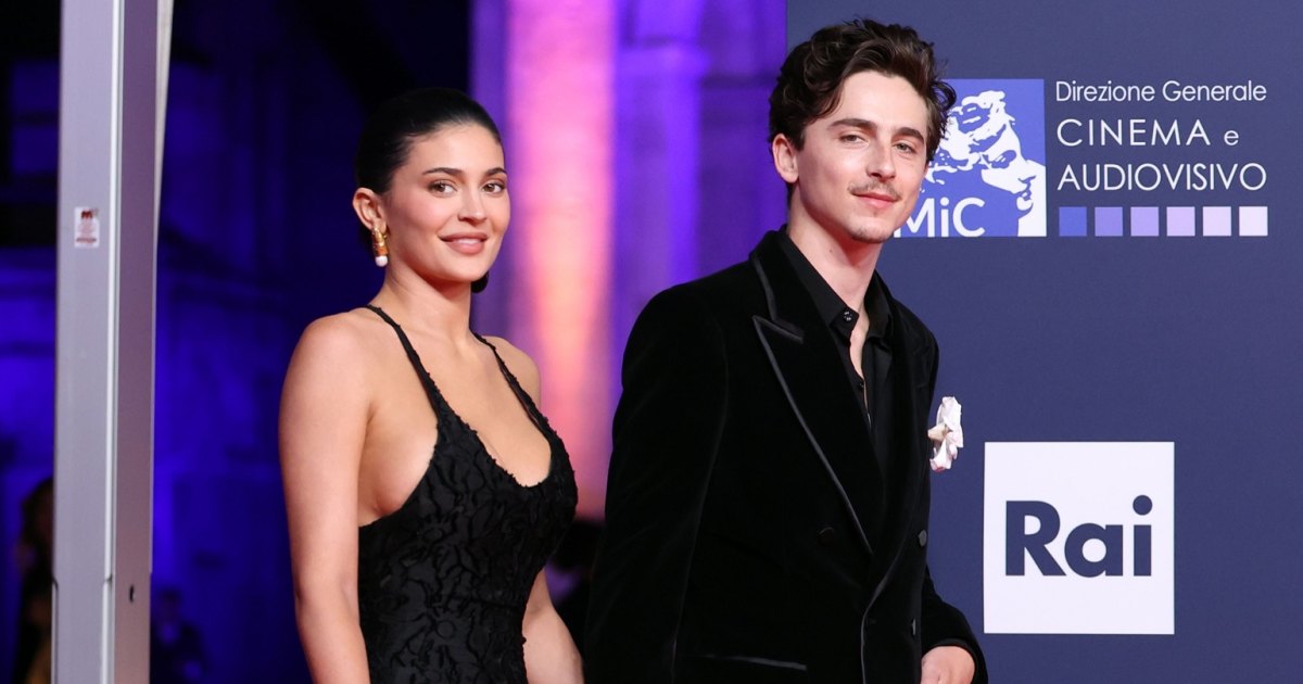 Gettyimages 2213979082 حيث Stand Timothee Chalamet و Kylie Jenner