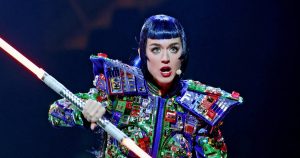 مازحت كاتي بيري عن بيع حديقة ماديسون سكوير بعد رد فعل عنيف: “قالوا لا توجد طريقة!”