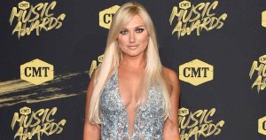 تتذكر بروك هوجان تعليقات هالك هوجان “مؤلمة” و “قاسية” لها قبل الانفصال