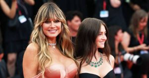 هايدي كلوم وابنته ليني يظهران نادرا في مهرجان فينيسيا السينمائي السجادة الحمراء