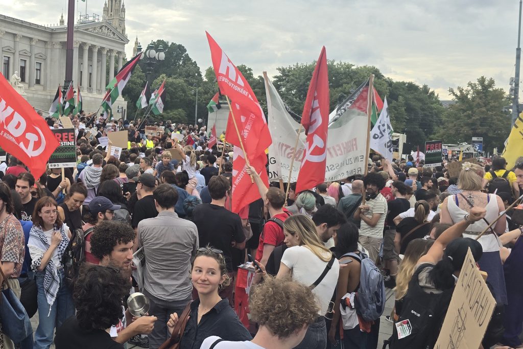 مظاهرات في النمسا تطالب بقطع العلاقات مع إسرائيل