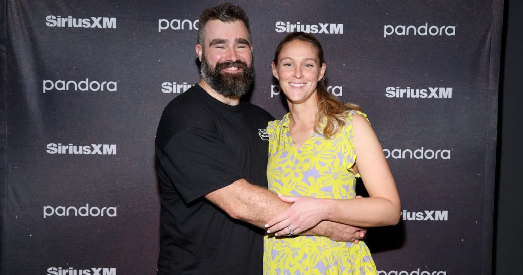 يعطش جيسون كيلس على المظهر زوجة كايلي كيلس جوثام إف سي: “الطريق للذهاب إلى كي”