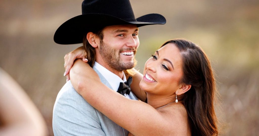 تكشف جيسي وألي من سلالة ماكبي عن إخفاء حملها في حفل زفافهما: “لم يخبر أي شخص” (حصري)