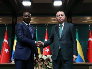 الغابون وتركيا توقعان اتفاقيات بمجالات الدفاع والطاقة والتعليم