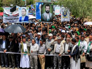 الآلاف يتظاهرون بجامعة صنعاء تأكيدا لمواصلة دعم غزة