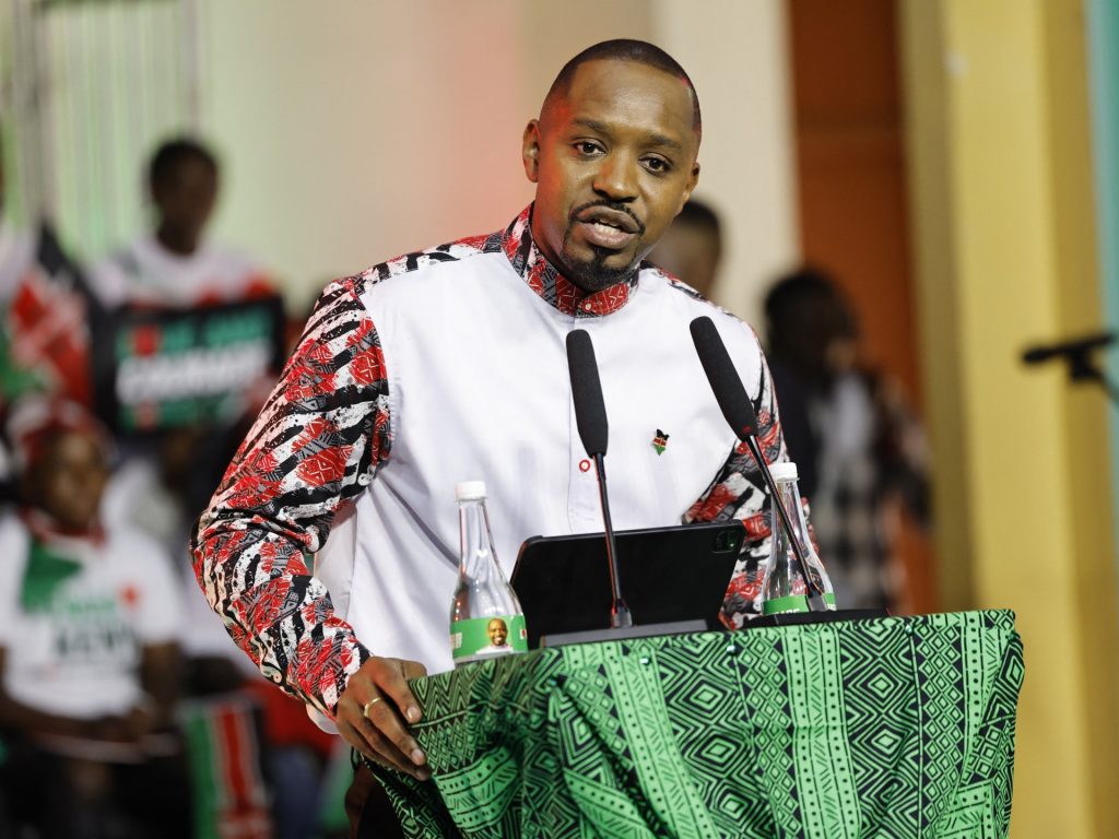 الناشط الكيني بونيفاس موانغي يخوض تحدي انتخابات الرئاسة