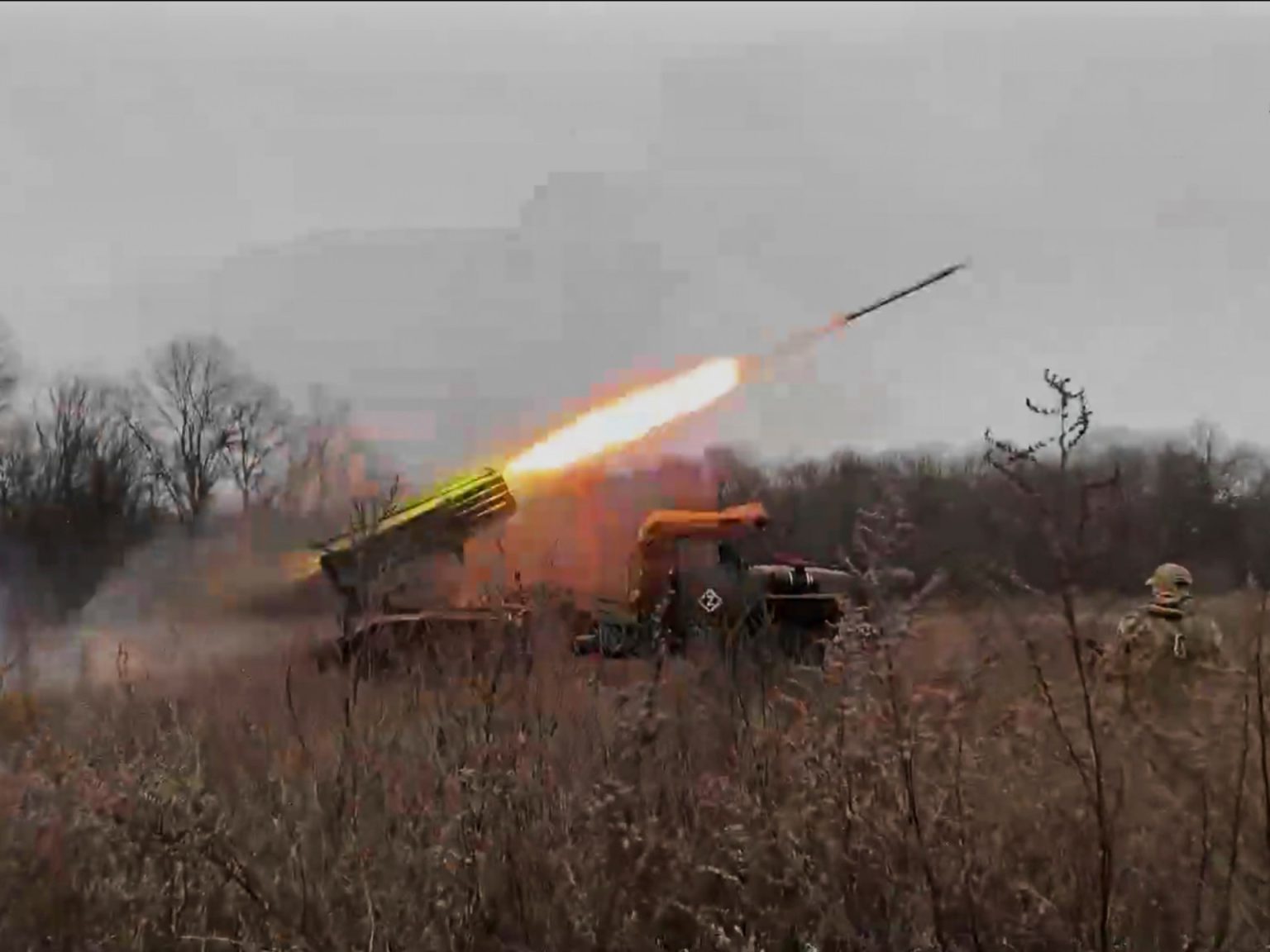 روسيا تسقط عشرات المسيرات وترامب يجدد تهديدها بالعقوبات