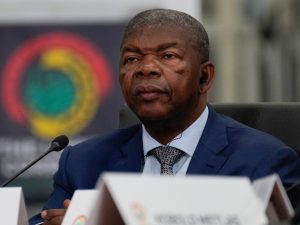 رئيس أنغولا يشيد بالشرطة رغم ارتفاع ضحايا الاحتجاجات إلى 30