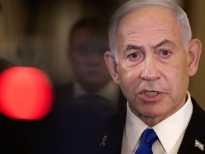 نتنياهو يشجع اعتداءات المستوطنين بالضفة ويلمح لقرب ضمها