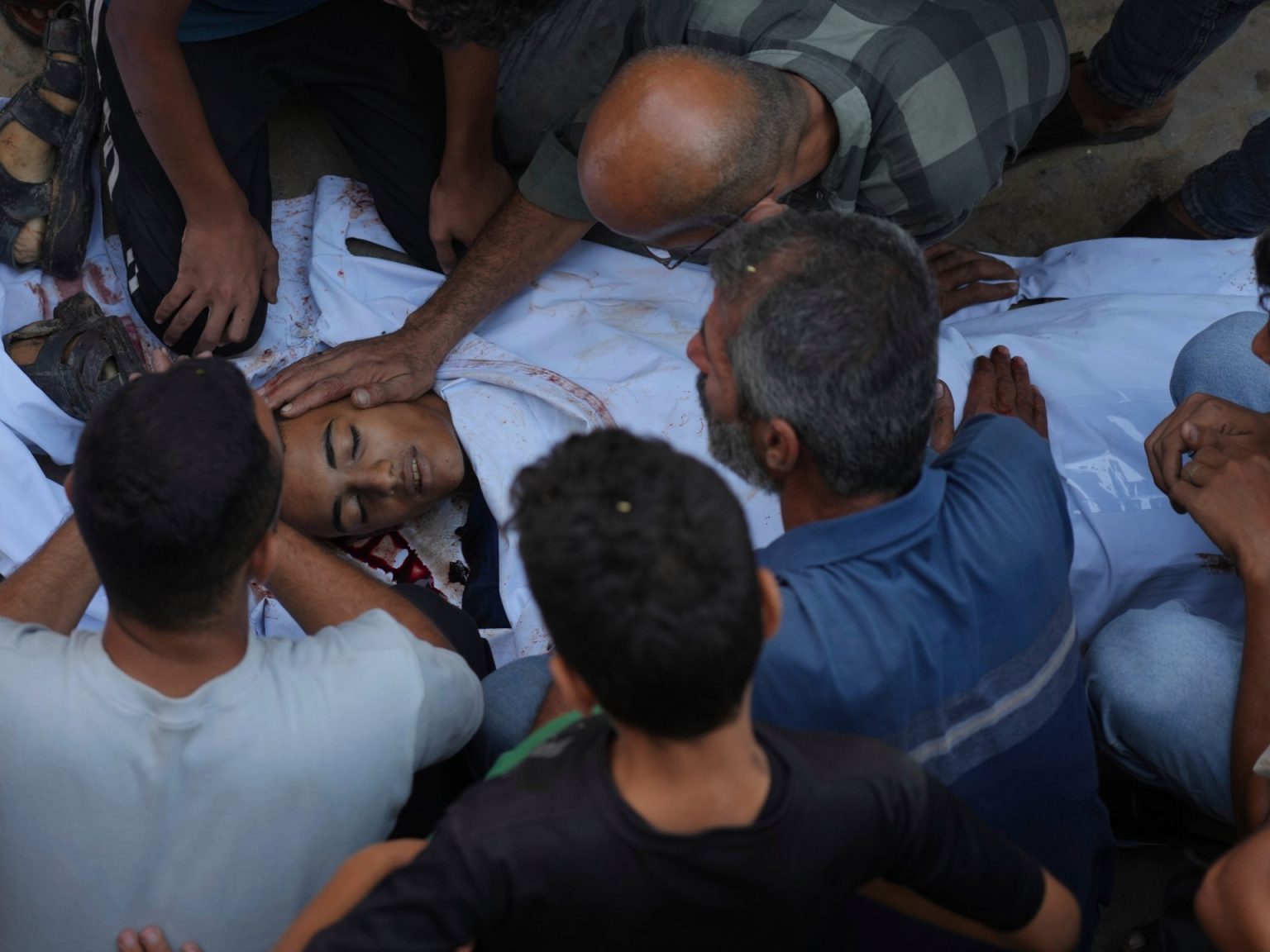 78 شهيدا بغزة والاحتلال يواصل مجازره بحق المجوّعين