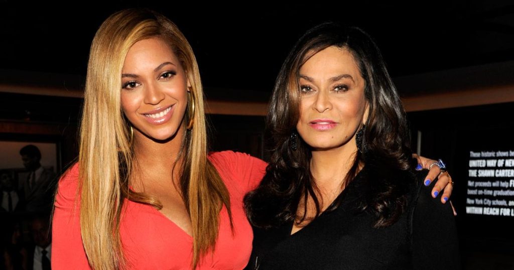 يبدو أن تينا نولز تدعو كهوم ابنت بيونسي: “لم تبدأ أبداً لحوم البقر على الوجهين”