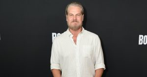 براين فان هولت يدعي أن شخصيته “جنس و” المدينة “كانت تستند إلى” P *** y posse “لليوناردو دي كابريو