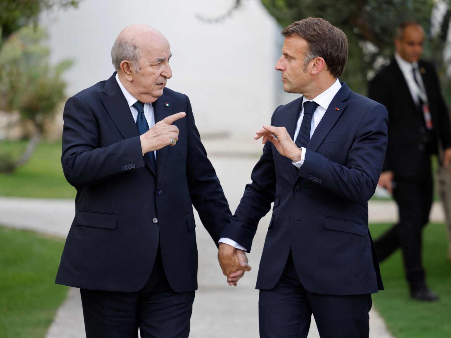 الجزائر تستدعي القائم بأعمال سفارة فرنسا وترفض بيانها عن التأشيرات