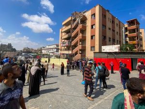 شهداء بقصف على مستشفى ناصر و11 وفاة جديدة نتيجة التجويع