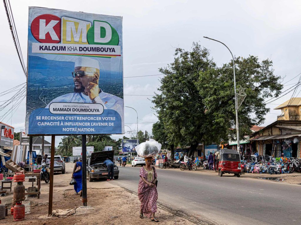 استفتاء دستوري في غينيا وسط غياب المعارضة