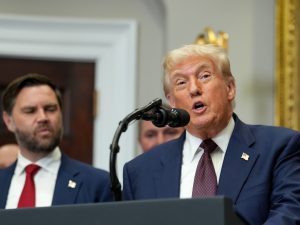 ترامب: ما يحصل في غزة مفجع ومؤسف وعار