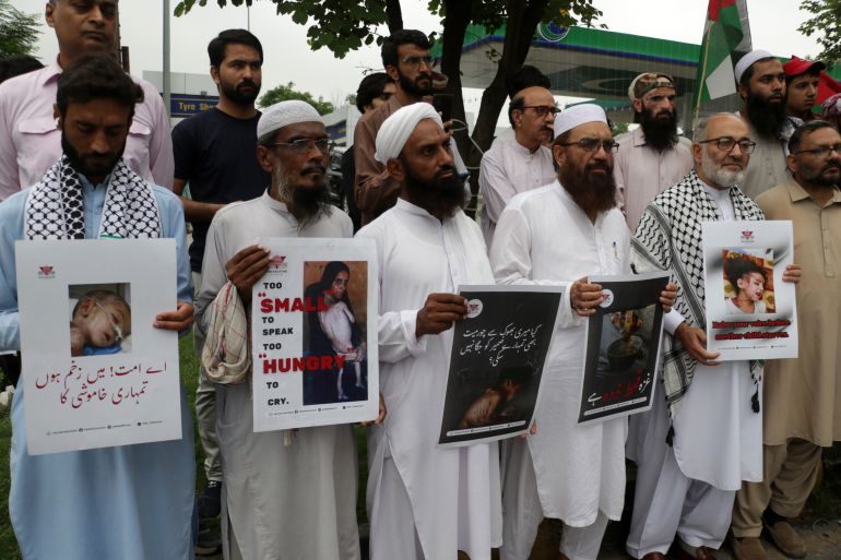 epa12295632 Pakistani people shout slogans during a protest against the killing of people in the Gaza Strip, in Islamabad, Pakistan, 12 August 2025. At least seven people, including five members of the Al Jazeera team, were killed in an Israeli strike on their tent outside Gaza's Al-Shifa Hospital late 10 August 2025. Israel's military claimed direct responsibility for the attack. EPA/SOHAIL SHAHZAD