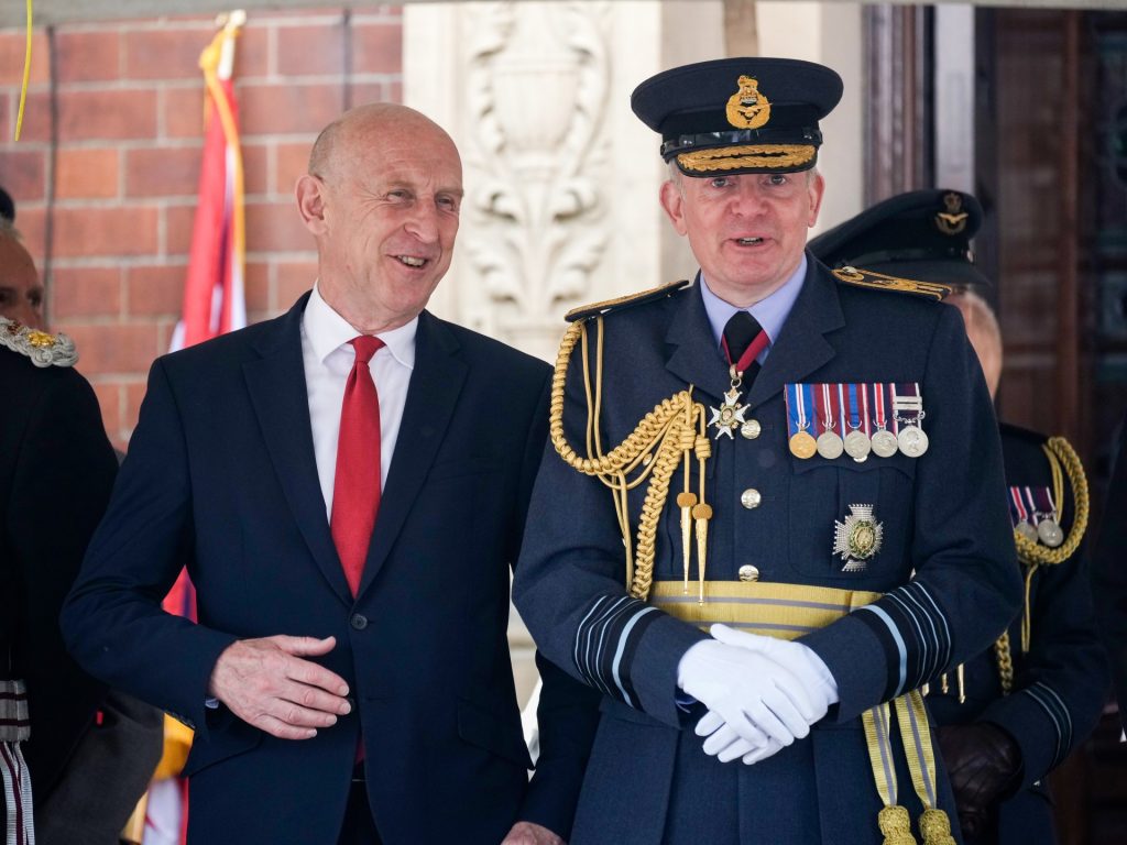 قائد عسكري بريطاني يواجه أسئلة محرجة عن التجسس على غزة لصالح إسرائيل