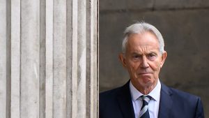 توني بلير.. إرث العراق يلاحقه وغزة ستقوده إلى لاهاي